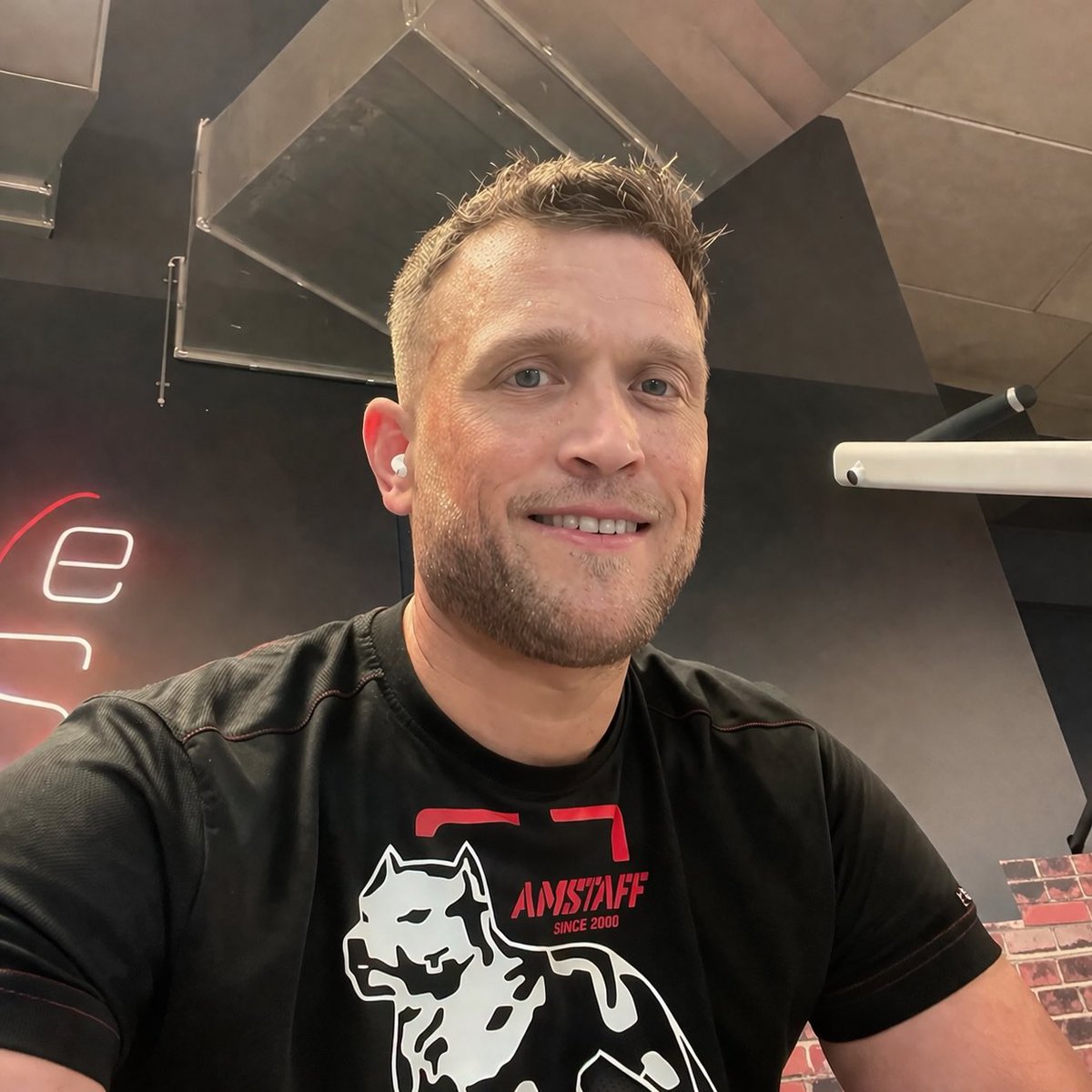 Sneakerking (5,9k) tweet media