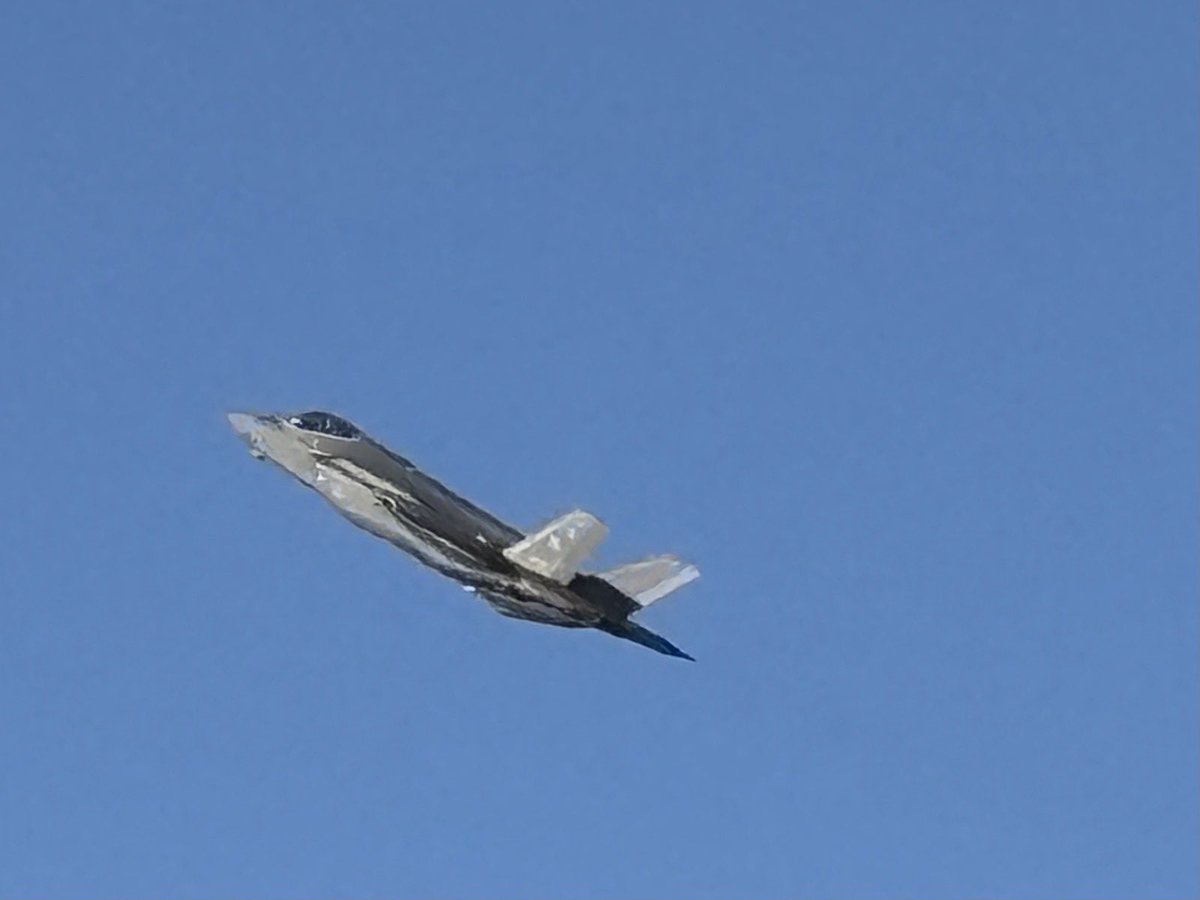 .<a href="/thef35/">F-35 Lightning II</a> from <a href="/usairforce/">U.S. Air Force</a> during the flying display at #FIDAE2026. #avgeek #FIDAE #Chile #F35 
🇨🇱 
baesystems.com/en-uk/product/…