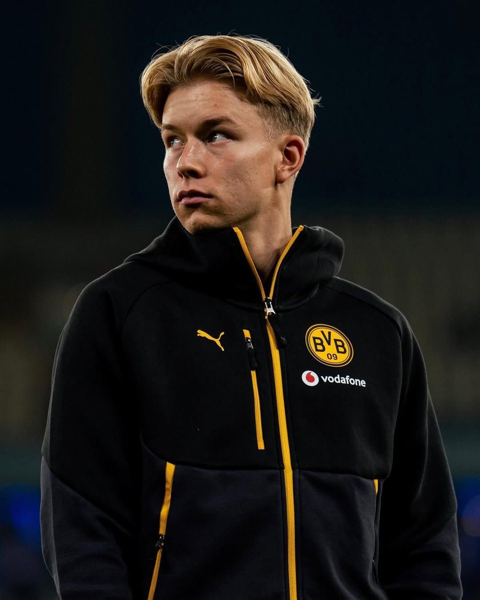 𓂆 آسر tweet media