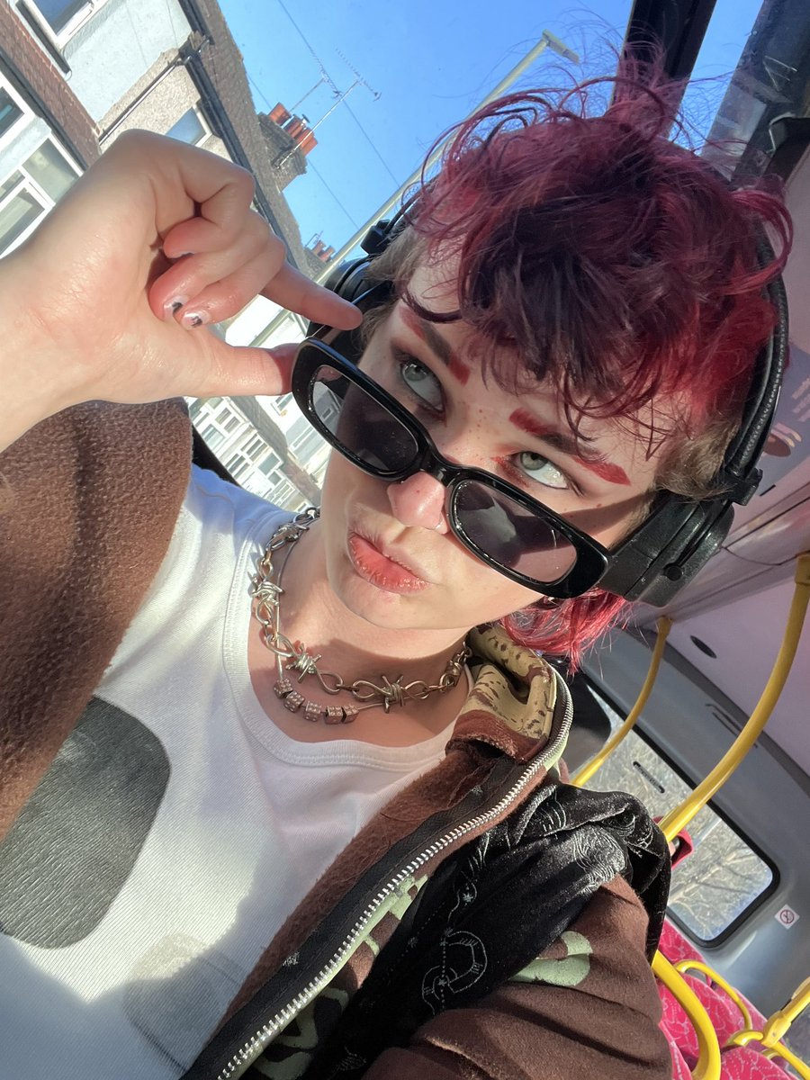 ⛧ 𝖋𝖎 they/them ♥️🖤 tweet media