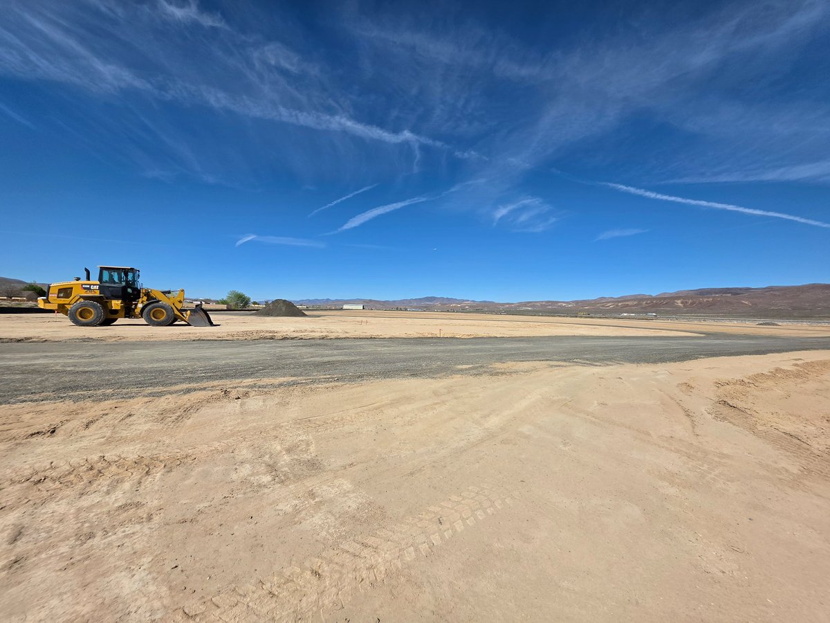 Traveler tweet media