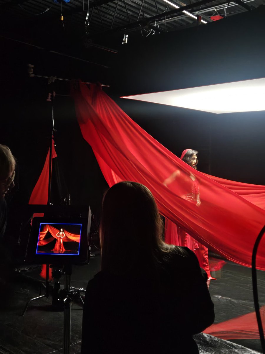 Priyanka Charts 🌟 tweet media