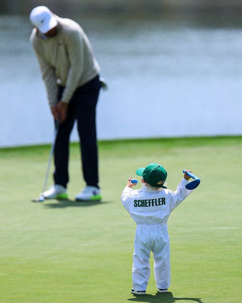 GolfDigest's tweet photo. Learning from Dad. https://t.co/N3vqMCdJ5h
