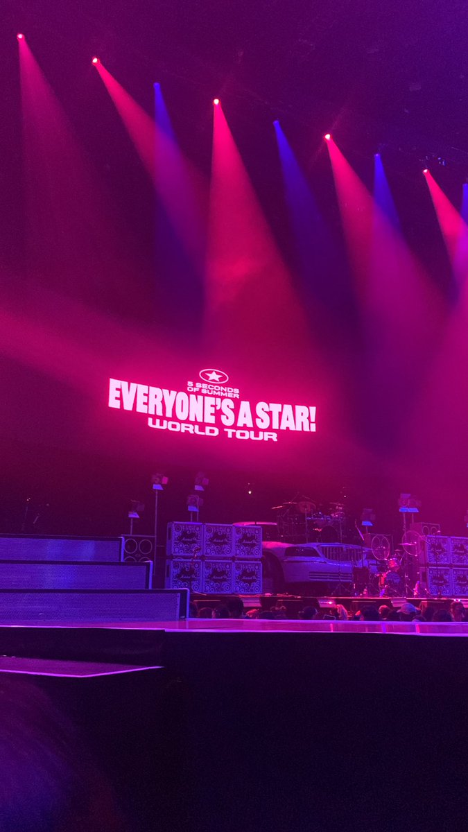 5sos Updates France 卌 tweet media