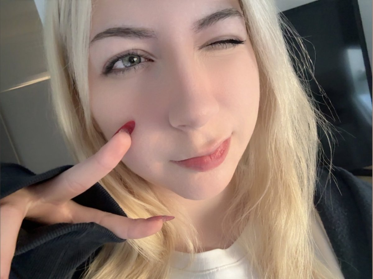 poppy 🫧 tweet media