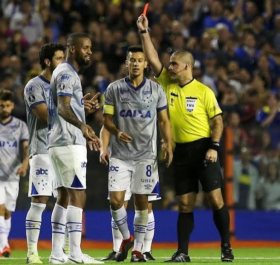 Clubismo Lúcido tweet media