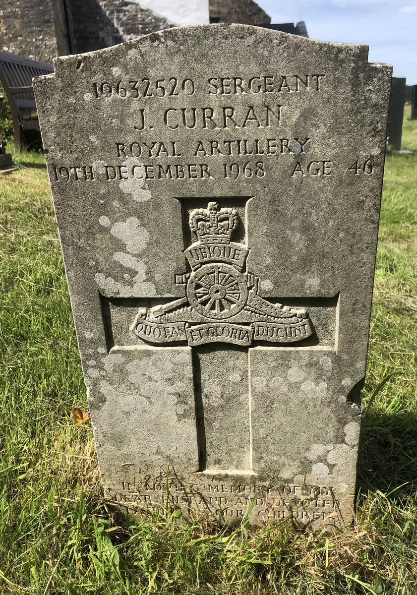 albymarch_alan's tweet image. Manorbier (St.James) Churchyard @CWGC #Cymru
W.Williams #WelchRegiment 
J.Curran #RoyalArtillery 
G.T.Bush #RN #HMSLion
Unknown Airman #RAF