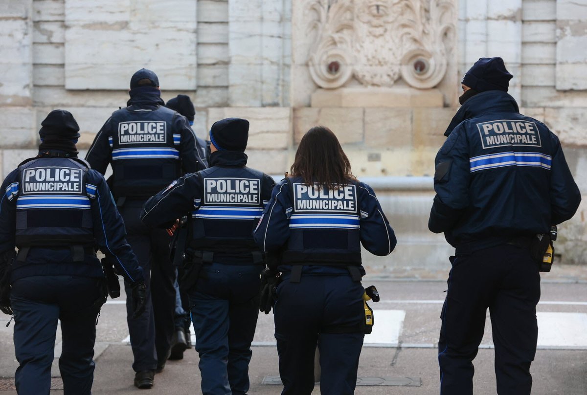 Les Spectateurs tweet media