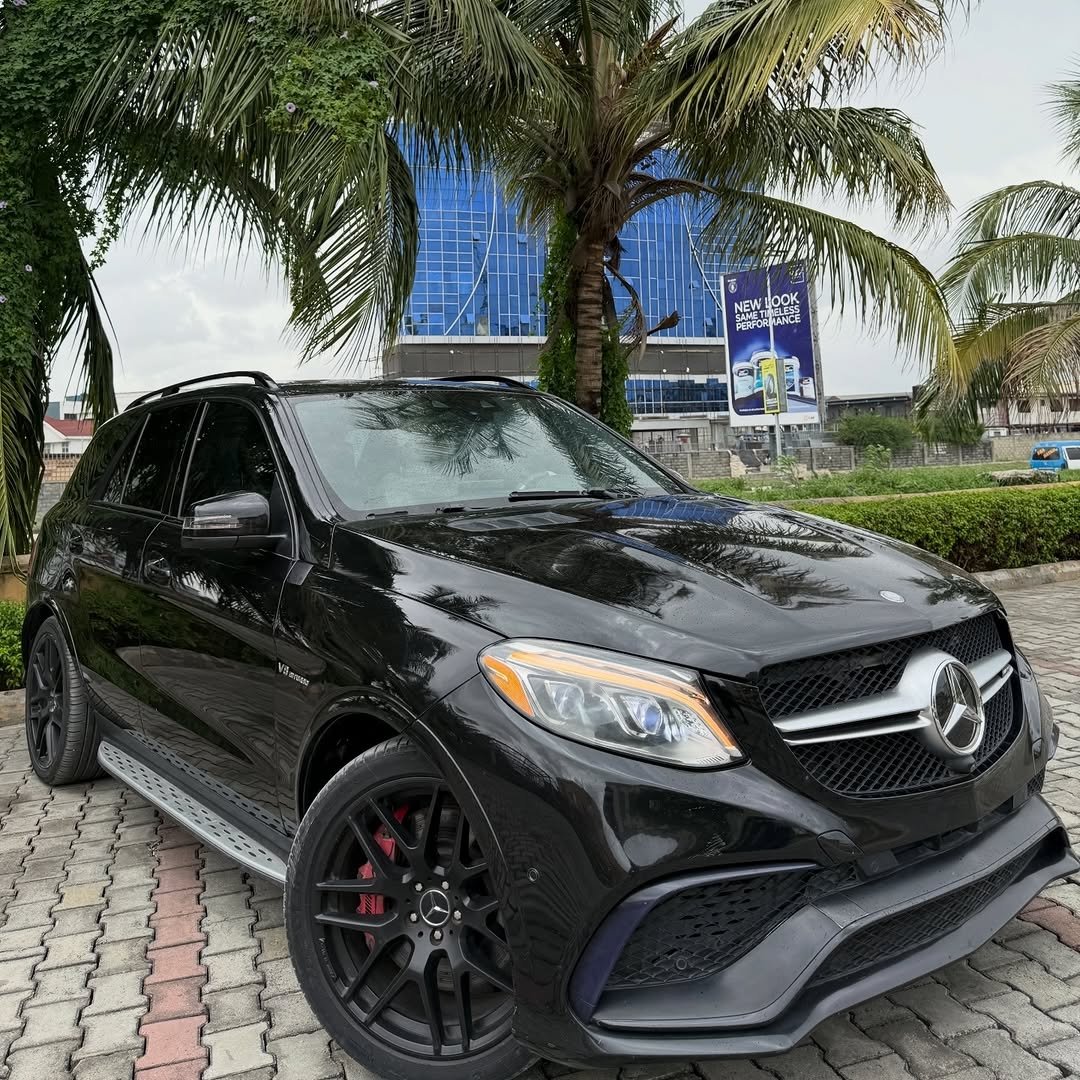 Verterex_Prop's tweet image. 2016 MERCEDES BENZ AMG GLE63 S SUV now available - 44.99 Million Naira 

5.5L V8 Bi-Turbo | 577HP | 0-60mph in 4.2 Seconds | PARKING PILOT WITH 360-DEGREE CAMERA