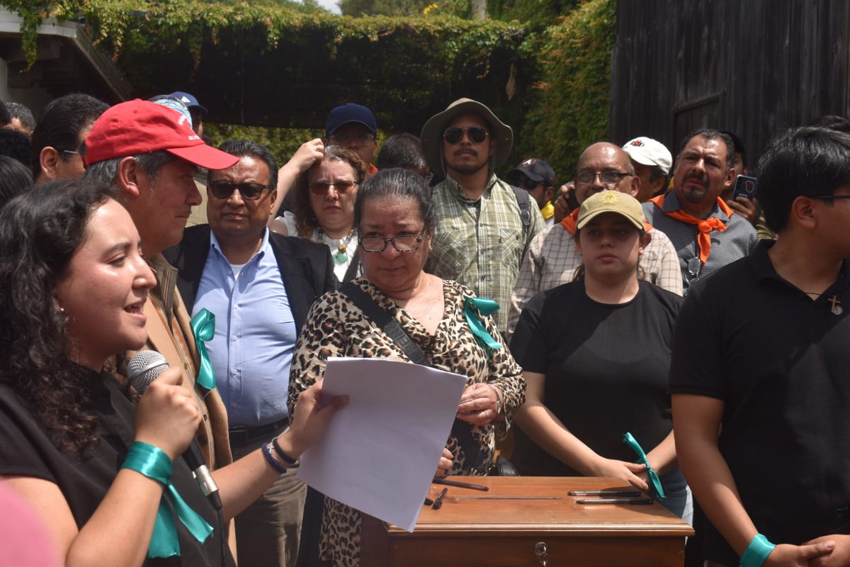 #usac | con 79 votos para Rodolfo Chang por cuerpos electorales legítimos que realizaron  una votación alterna a la elección fraudulenta e ilegítima orquestada por Walter Mazariegos, eligieron al exdecano de la Facultad de Veterinaria 

📸 Tviximulew
#csu