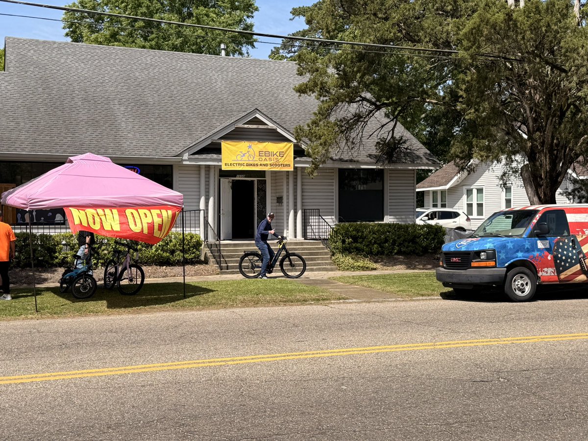 GregThomasDJ's tweet photo. Let’s ride! Something new, e-bike test rides at Ebike Oasis in Montgomery! 😎 https://t.co/CcUK58WYxj