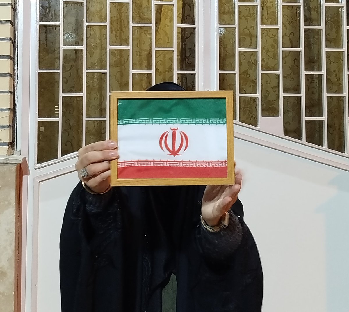 ماهگل tweet media