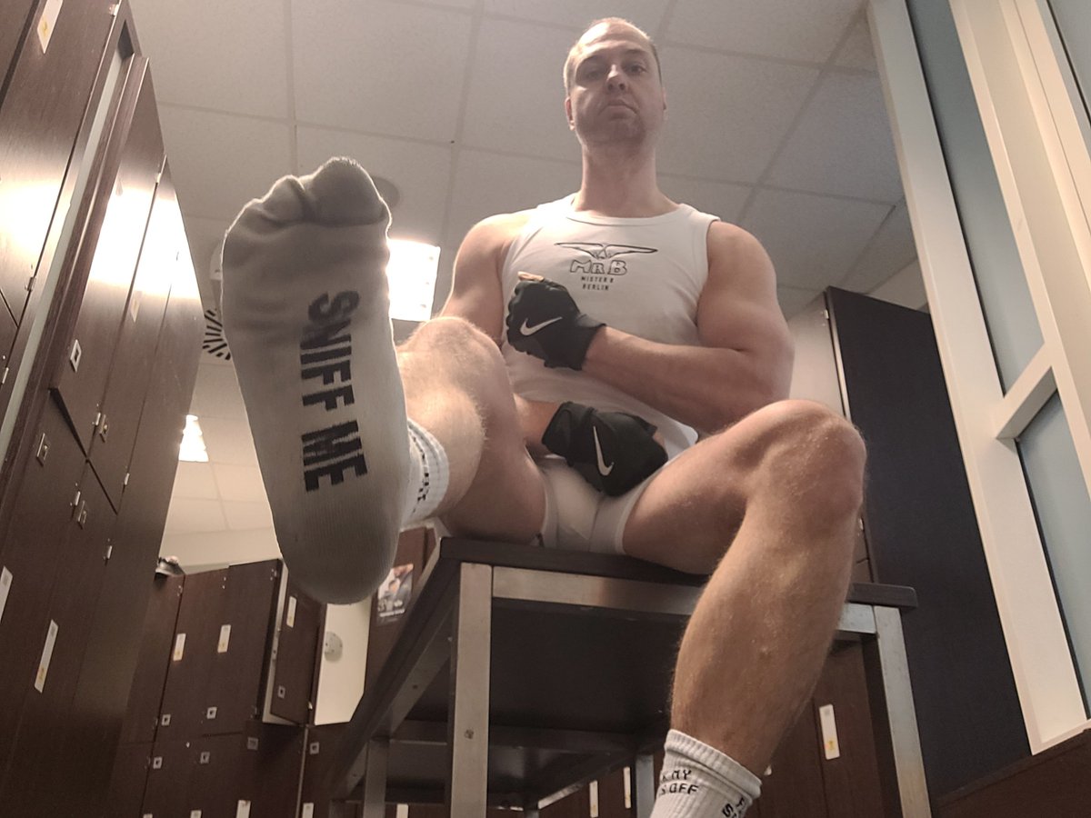 Slave-of-PrinzLPZ tweet media