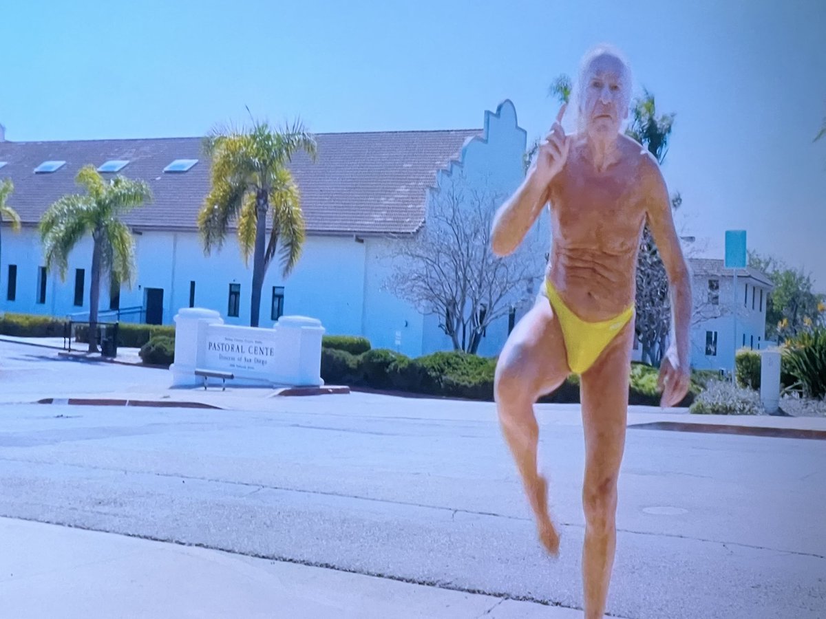 Jaded_Chinx's tweet image. Grandpa should really put some clothes on. Exercising in a yellow thong is crazy 😭😭😭😭 #neighbors