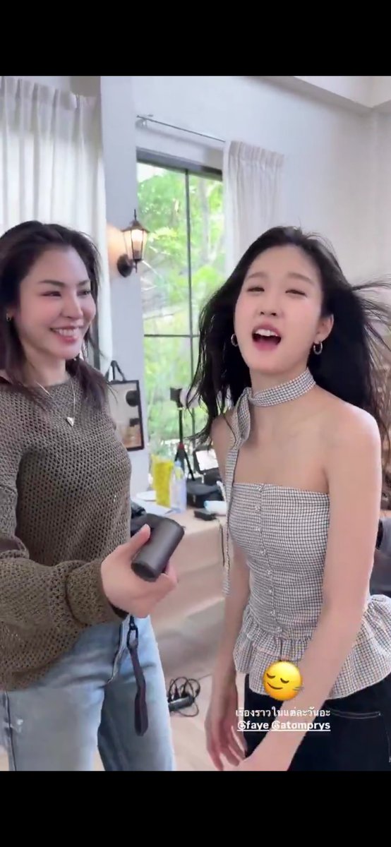 ameelvu's tweet image. I am re-watching bol and got this same outfits of FayeAtom 😁

#FayePeraya #atomPariya #fayeatom #BrokenOfLoveTheSeries