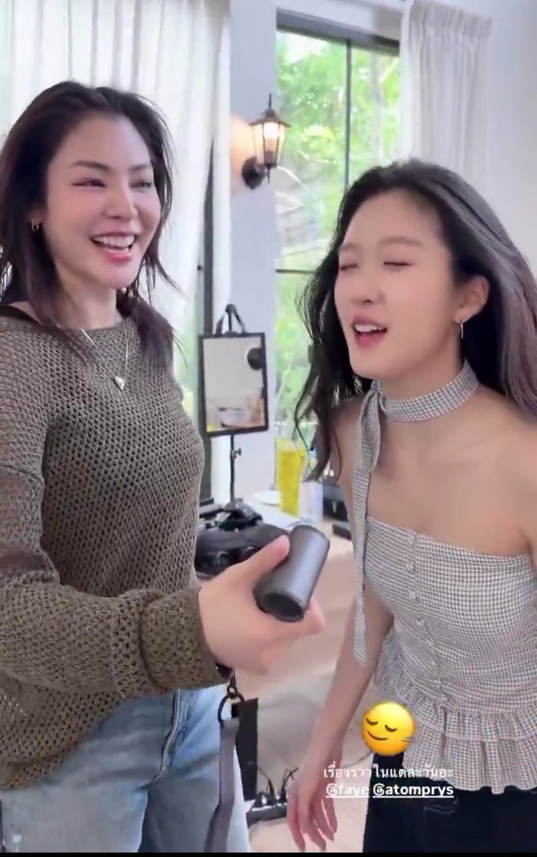 ameelvu's tweet image. I am re-watching bol and got this same outfits of FayeAtom 😁

#FayePeraya #atomPariya #fayeatom #BrokenOfLoveTheSeries