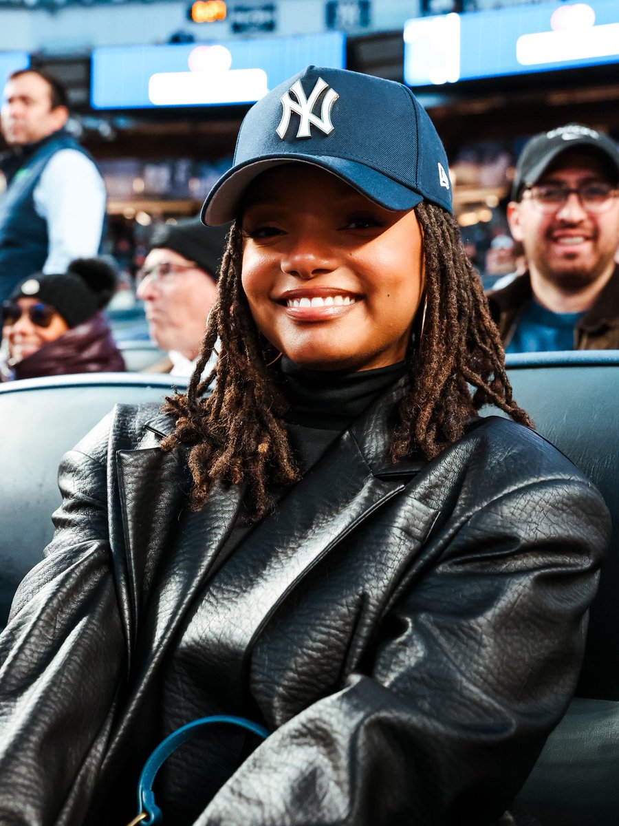 Yankee Stadium tweet media