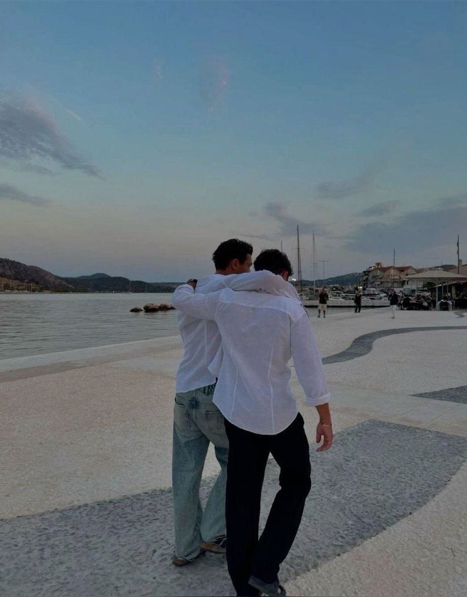 landosdefender's tweet image. this pic lowkey gives me war flashbacks this was an #awkward experience… the real ones know🫩🫩🫩