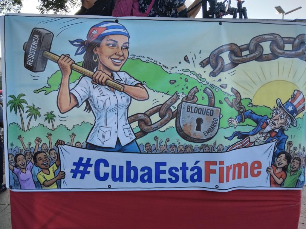 Las Mujeres de la Capital, incluyendo las del Sistema del Comercio Interior, Ratificaron su Firmeza a la Revolución Socialista, Condena al Bloqueo Genocida y Legado a su Líder Vilma Espín. #MujeresEnRevolución #TumbaElBoqueo <a href="/BetsyDazVelzqu2/">Betsy Díaz Velázquez</a> <a href="/MincinCuba/">Comercio Cuba</a> <a href="/FMC_Cuba/">FMC de Cuba</a>