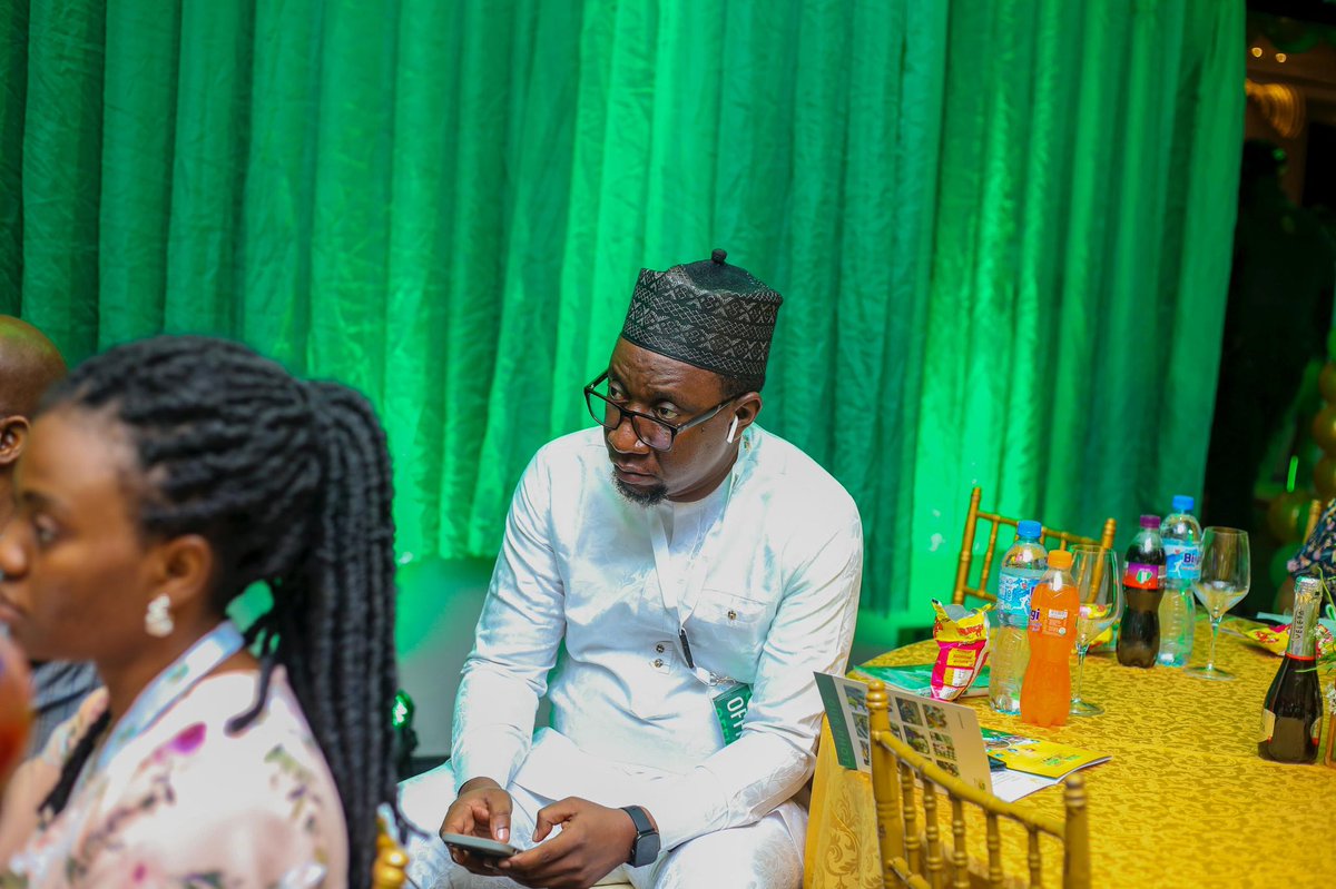 bsmhangout1's tweet photo. More than an event, it’s a movement. The #BodexSocialMediaHangout is all about creating opportunities and building community. #BodexExperience #Bodexsocialmediahangout #fuelpass #savas #TSvGS #OnlineCreators https://t.co/PswbRy3naG