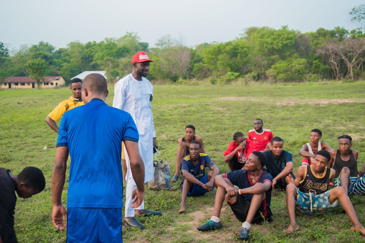 Until our message of hope reaches every youth across every ward and village in Etsako, we will not rest.

We are currently in Apana - Uzairue Community, the headquarter of EW Ward 10.

This is the 6th community we are visiting today.

No sacrifice is too great in the mission to