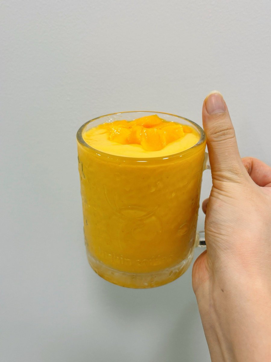 Kouassi04567425's tweet photo. 5-Minute Mango Lassi! Blend 1 ripe mango (chop + pit), 1 cup yogurt, 2 tsp honey, 1/4 cup milk + ice. Top with mango bits. Cool, creamy, summer in a glass! #QuickDrinks #MangoLassiRecipe https://t.co/Nnfza35jYx
