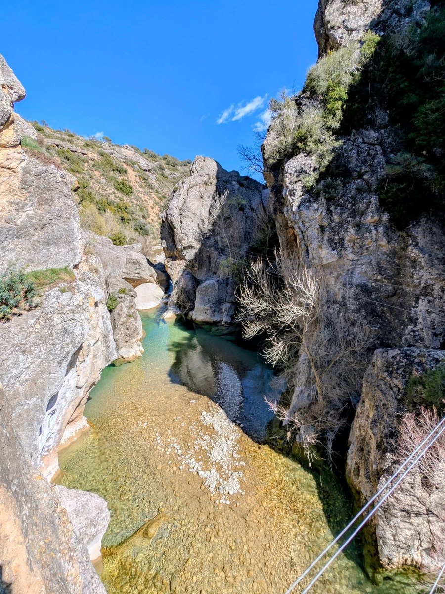 Huesca_LaMagia's tweet image. La Vía Ferrata de Peñas Juntas combina aventura y paisaje en uno de los entornos más espectaculares de la Sierra de Guara ✨

📸 instagram.com/une.chaussure.…

#HuescaLaMagia #Huesca #PirineoAragonés #Pirineos #SierraDeGuara