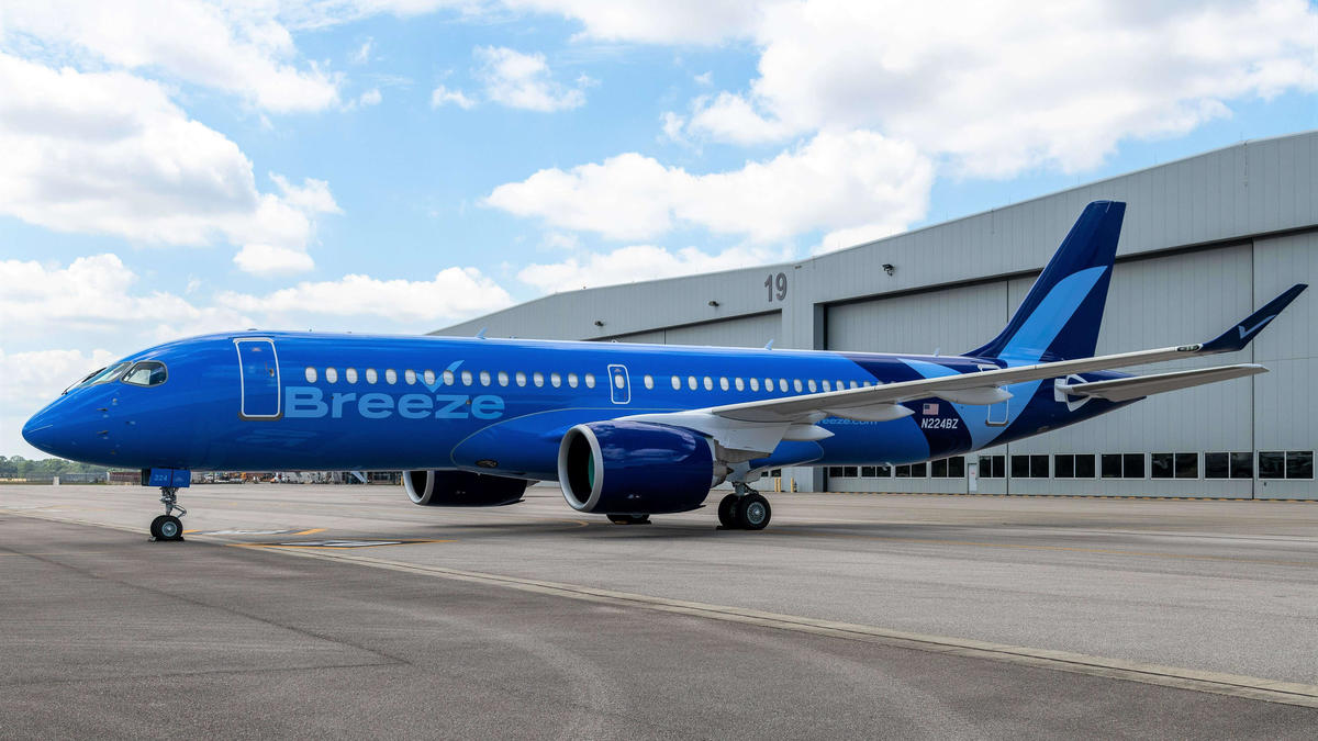 DjsAviation's tweet image. Which airlines in the United States would you POSSIBLY like to merge?