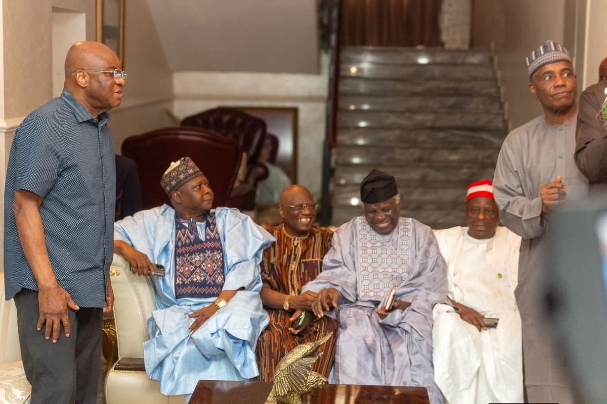 kebbiblog's tweet photo. Happening now: A stakeholders' meeting is taking place between the African Democratic Congress (ADC) and the Peoples Democratic Party (PDP). #kebbiblognews #kebbiblog https://t.co/Q0Wq256zO5