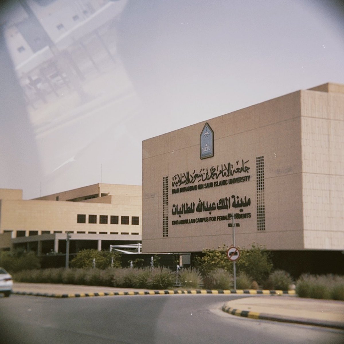 kholoud_FH's tweet photo. بكره يبين الصبح ويغرد الطير 
وامشي مع العالم واوزع سعادة🩷 https://t.co/5SCq7kQq5V