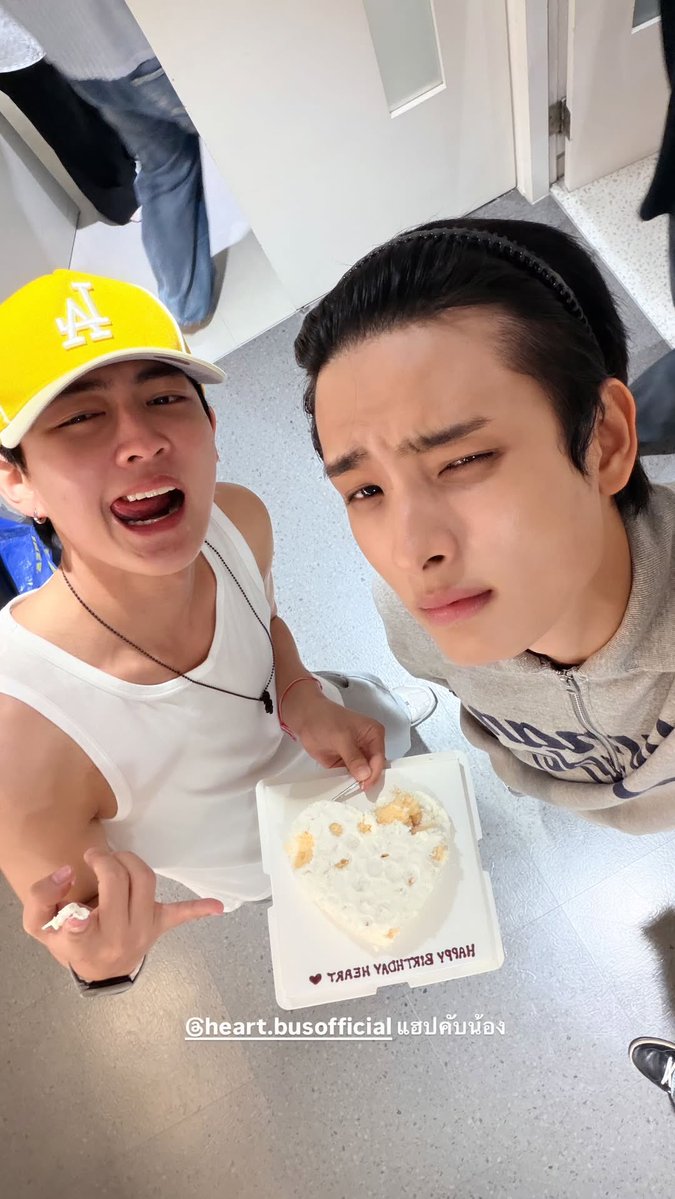 ` Aoeyyza999 ´ แฮปคับพ่อหนุ่ม tweet media