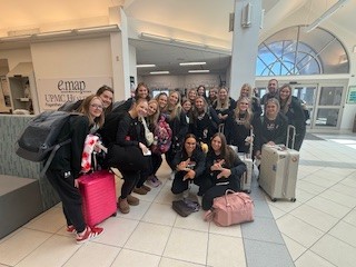 flyjohnstown's tweet image. Good luck to the Red Flash Cheer Team as they take off from the Johnstown Airport on their way to Daytona for Nationals! 
We’re proud to be part of your journey!
#johnstownpa #redflash #cheer #flyjst #skywestairlines #unitedexpress