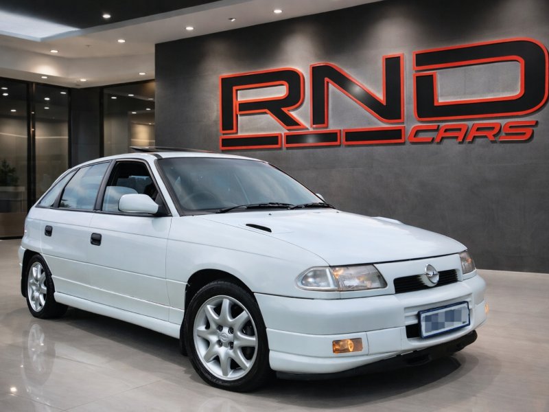 BoitumeloCaleb's tweet image. R99 500
1995 Opel Kadett 200i S
2.0L engine
(278 000 km).