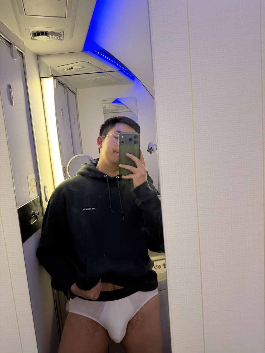 krtinnn's tweet photo. ในดวงตาของเทอ เห็นชั้นเป็นใคร https://t.co/1QPQu1Dvj2