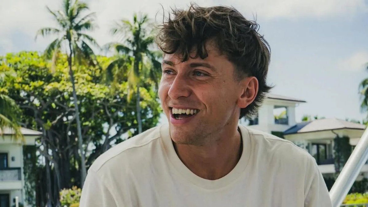 ElMoXz22 tweet media