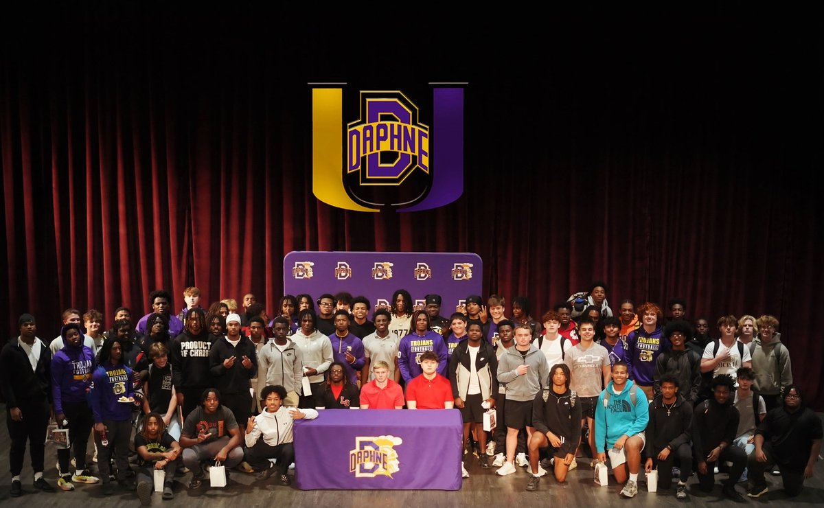 DaphneFBTrojans's tweet image. Built by 𝐃𝐀𝐏𝐇𝐍𝐄, Driven by 𝖇𝖗𝖔𝖙𝖍𝖊𝖗𝖍𝖔𝖔𝖉 🔥🤝
#NSD #daphneu
#Congrats AJ, Dominic, Izick, Jamir, &amp;amp; JJ