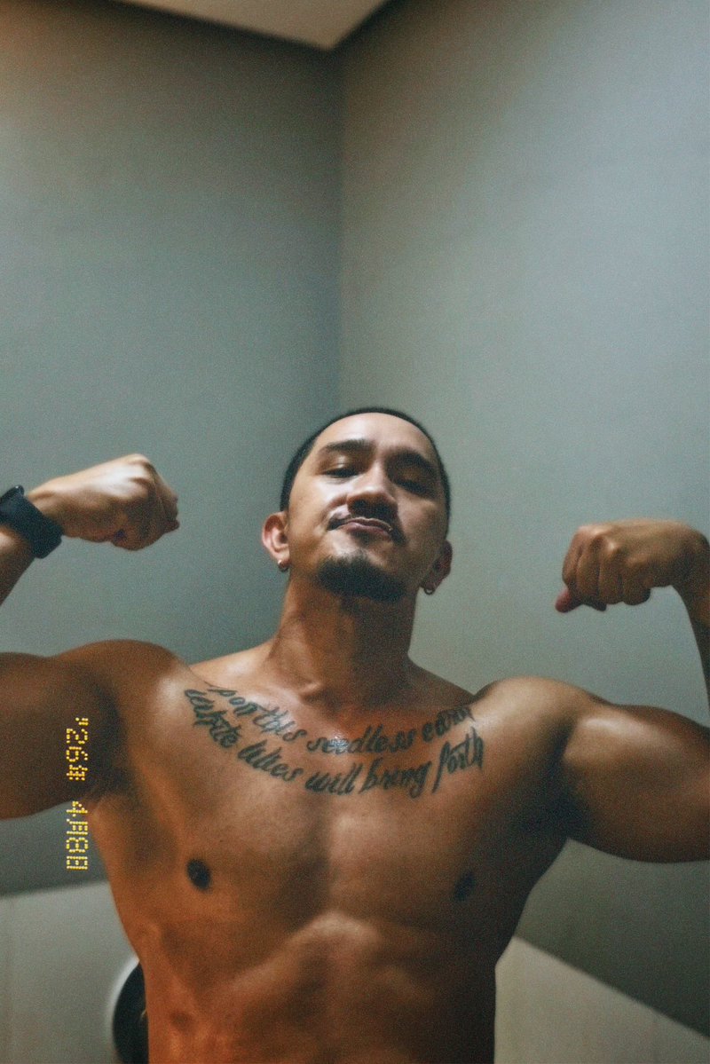 lick my balls 🤤 tweet media