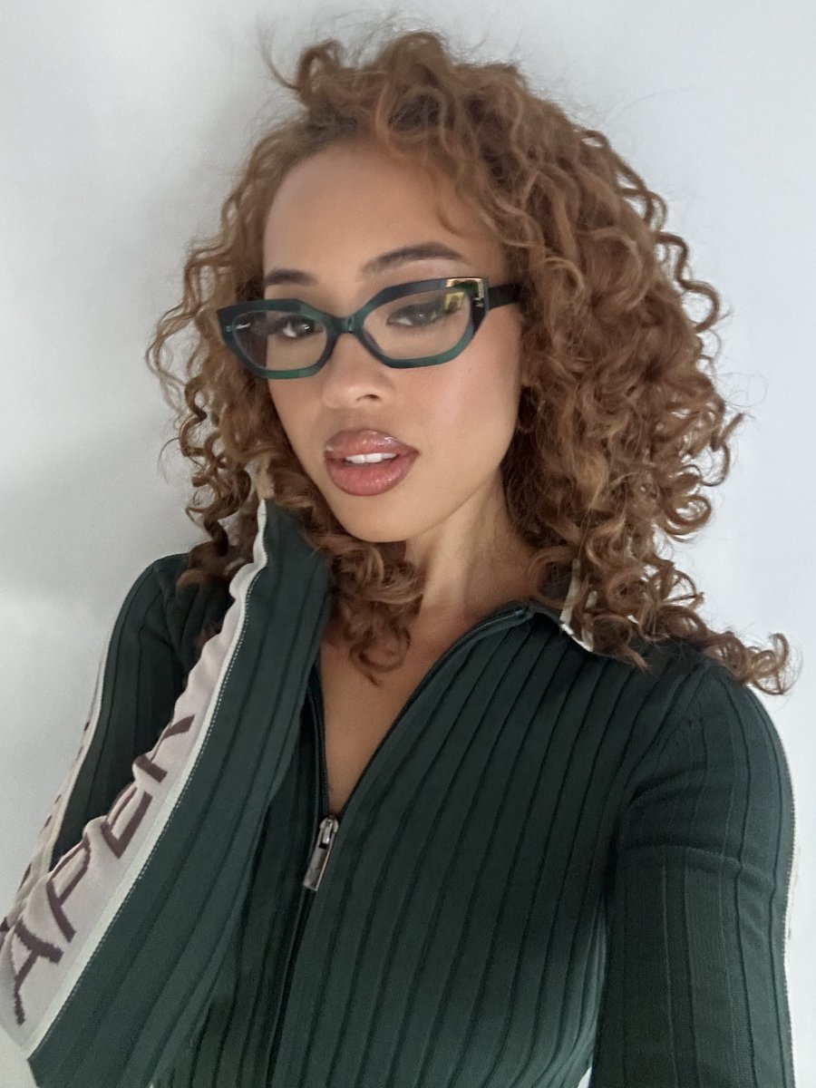 allcadence's tweet image. Joyce Wrice stuns in new selfie:

“new music anyone?”