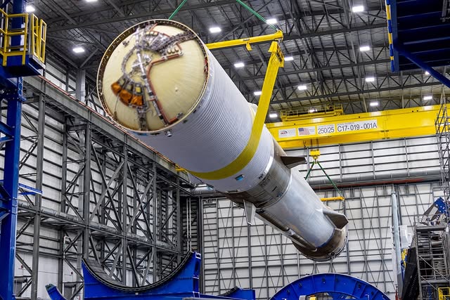 Lukas C. H. 🌑 tweet media