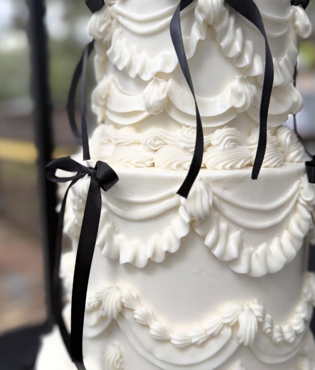 Smallcakes Cupcakery and Creamery tweet media