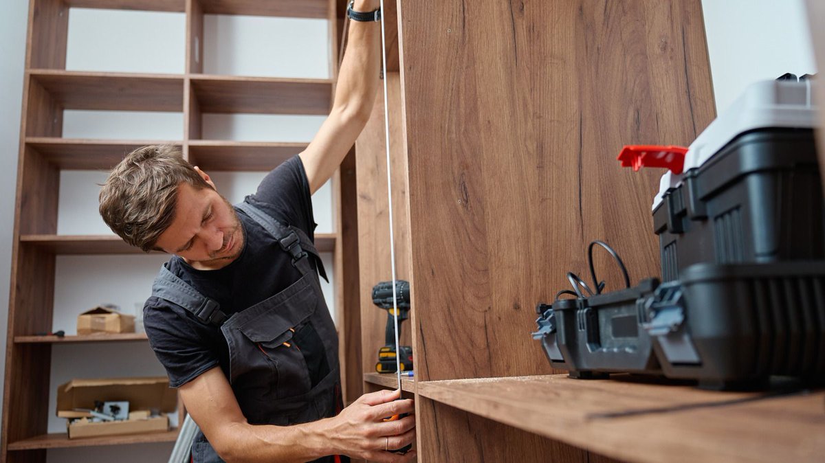 Selling your home? One of the smartest things you can do that is focus on upgrades that feel particularly on brand for 2026. This year, buyers aren't just looking for particular paint colors or square footage! housedigest.com/2092242/home-u…