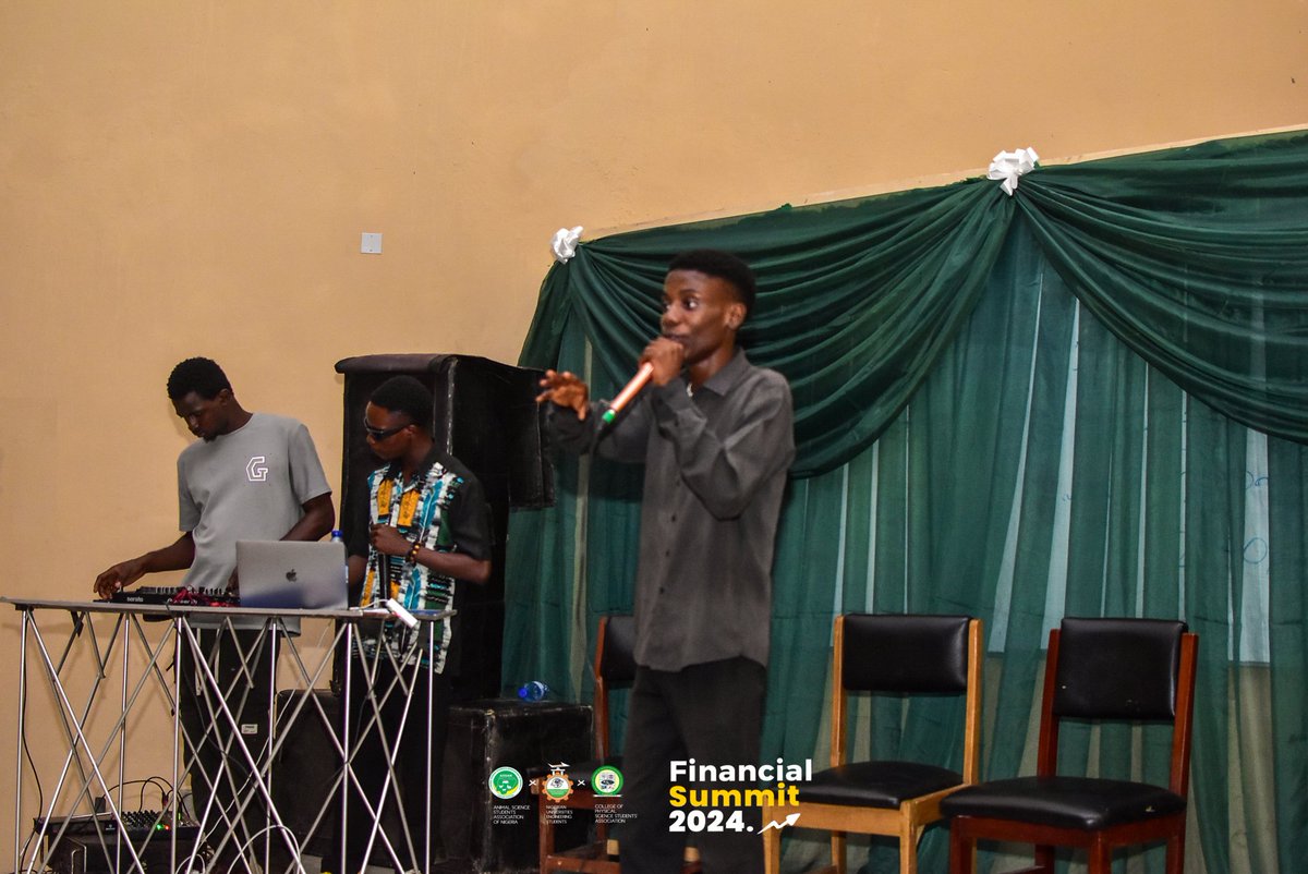only_1_dsko's tweet photo. Financial Summit 2024 wasn’t just an event. It was impact.

Simeon “SEMO” ADEGBOLA brought together 12 student associations across FUNAAB to create one of the biggest collaborations focused on student financial growth.

He connected students to industry professionals, pushed conversations on money management, investing and building sustainable income, and proved that leadership is about doing, not just holding a title.

At a time when many students graduate without financial knowledge, SEMO created a platform that equips students for life beyond school.

This is not potential.
This is proof of capacity.

Vote Simeon “SEMO” ADEGBOLA for FUNAABSU Financial Secretary.