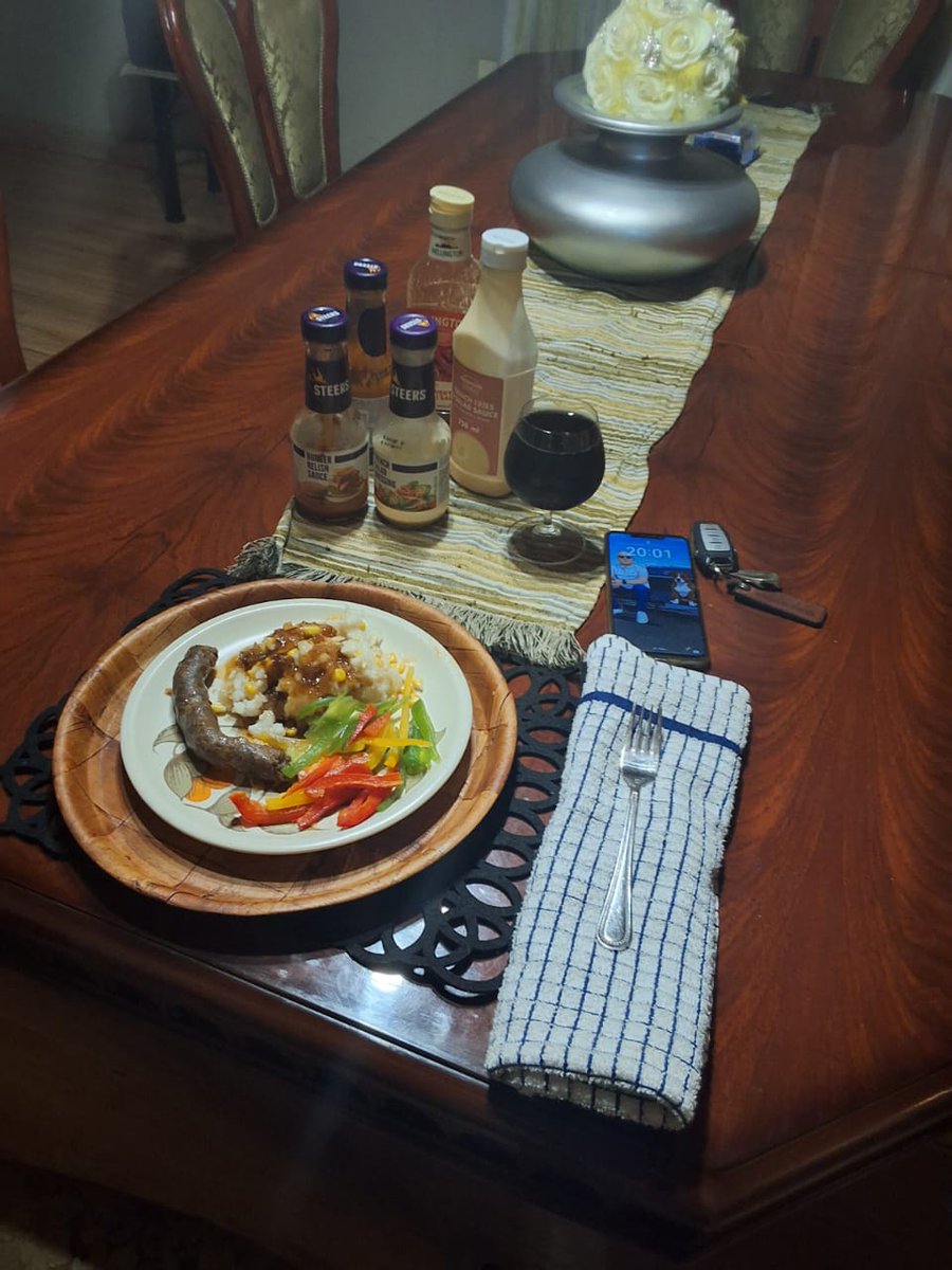 TebuRaphael's tweet photo. I'm Mboweni chef @tito_mboweni https://t.co/KuFoPuHIl5