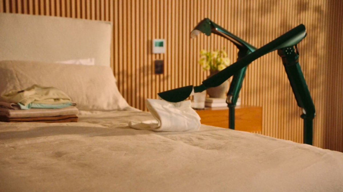 The $1,499 Robot Lamp That Could Kill the Humanoid Hype

The Silicon Valley startup Syncere has opened preorders for its viral robotic lamp post that handles household chores while providing ambient lighting.

The small robotic manipulator, named Lume, is basically a scaled down