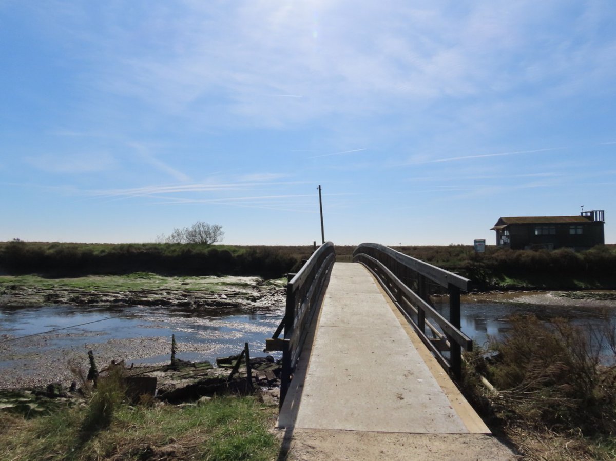 martgathercole's tweet image. 4 Martello towers &amp;amp; an assault on the senses as I passed through Jaywick &amp;amp; numerous caravan parks, one of the most depressed areas in the country but they have a great community spirit. 13 miles walked &amp;amp; ended up at Colne Point nature reserve to check out the posh new bridge🤗