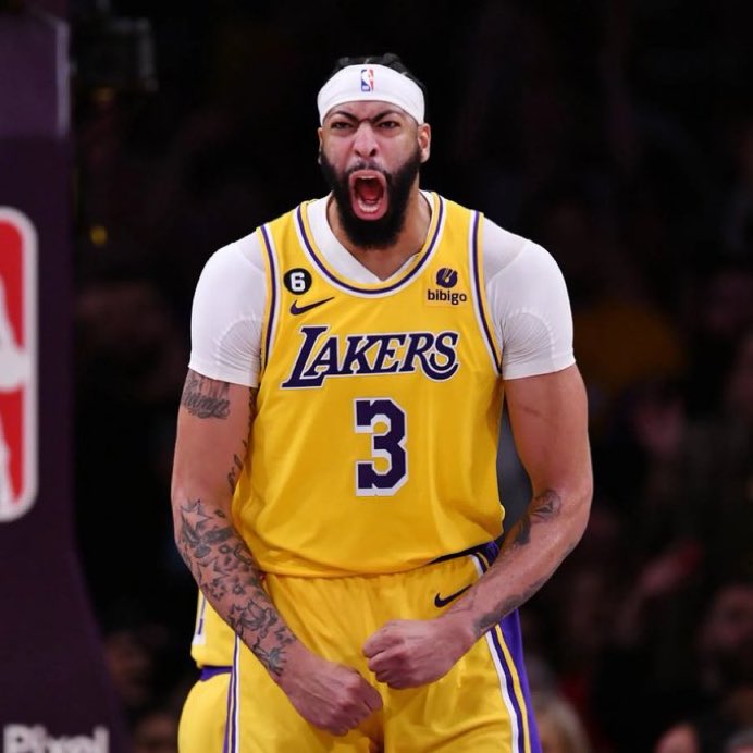 Anthony Davis back with the Lakers next season would feed families, man.