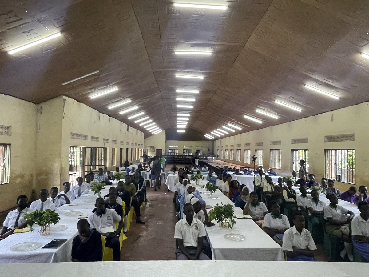 CCUMEMD's tweet image. Empowering youth to lead the #CleanEnergy transition! 🔥

On Easter Eve, we engaged student representatives from 10 secondary schools in Wakiso District in a Clean Cooking Cook-Off &amp;amp; workshop under the Clean Cooking Capacity Building for Schools Project.

Funded by @IRENA and