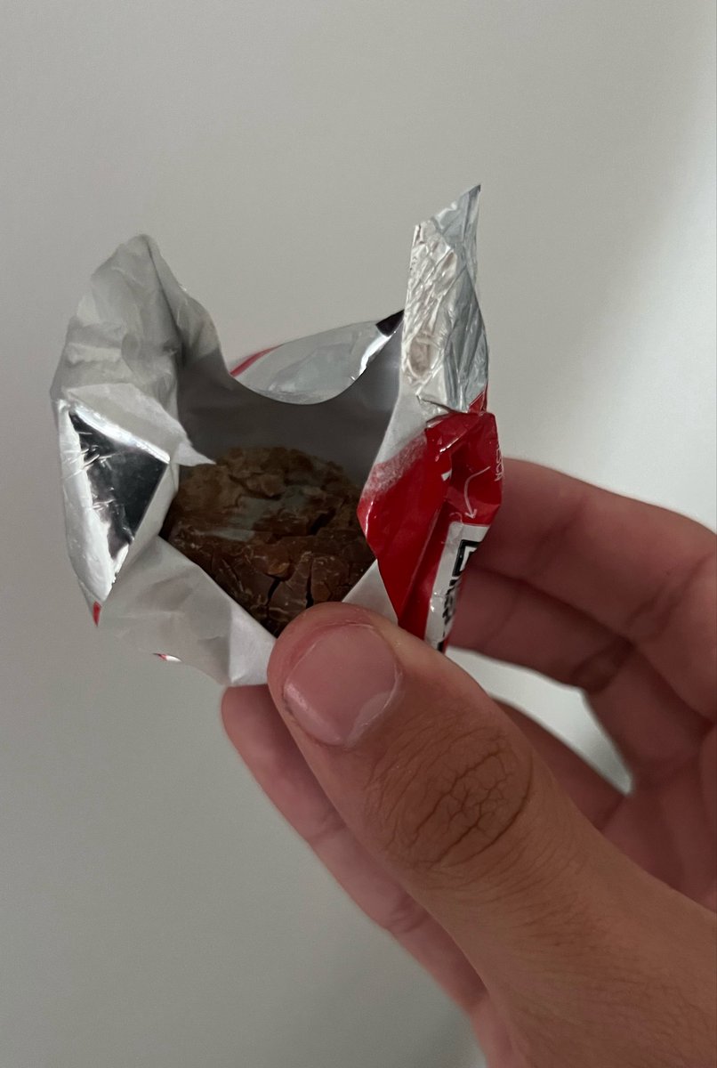 Me acabé de comer esto pensando que era un Marroc, me fijé y era levadura fresca. 

Ojalá todos tengan un día de mierda.