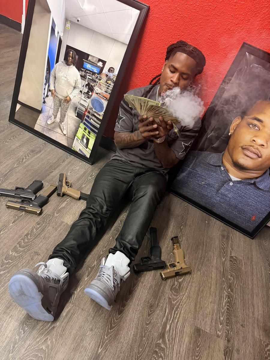 staydownking1's tweet image. murda &amp;amp; love 💕 #dallas