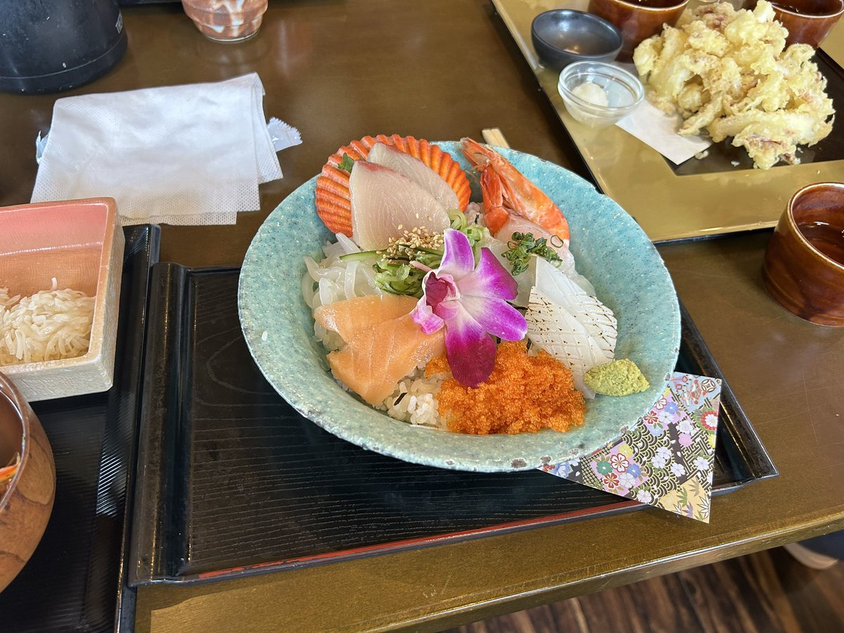 BossaWanga's tweet photo. 今日は糸島！
海鮮🦞うまし！ https://t.co/olxbPCUrWs
